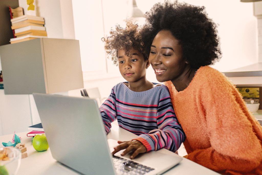 mother child laptop